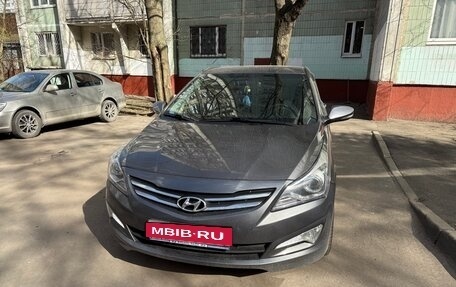 Hyundai Solaris II рестайлинг, 2015 год, 1 350 000 рублей, 1 фотография