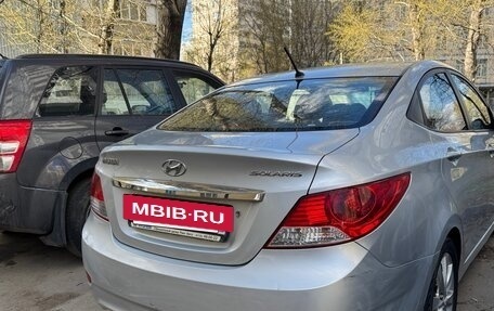Hyundai Solaris II рестайлинг, 2011 год, 590 000 рублей, 5 фотография