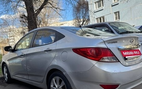 Hyundai Solaris II рестайлинг, 2011 год, 590 000 рублей, 4 фотография