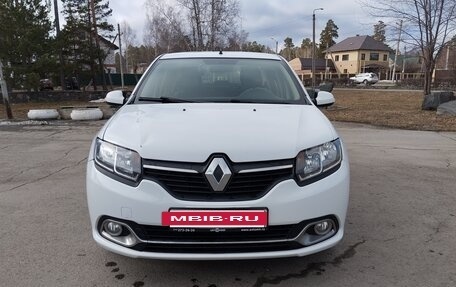 Renault Logan II, 2016 год, 920 000 рублей, 2 фотография