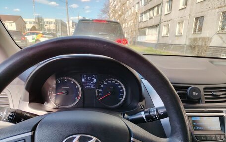 Hyundai Solaris II рестайлинг, 2015 год, 790 000 рублей, 5 фотография