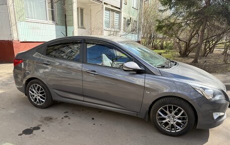 Hyundai Solaris II рестайлинг, 2015 год, 1 350 000 рублей, 27 фотография