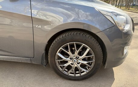 Hyundai Solaris II рестайлинг, 2015 год, 1 350 000 рублей, 26 фотография