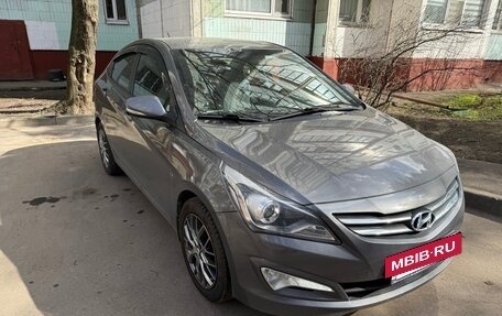 Hyundai Solaris II рестайлинг, 2015 год, 1 350 000 рублей, 29 фотография