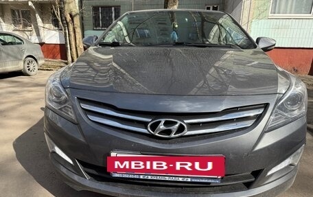 Hyundai Solaris II рестайлинг, 2015 год, 1 350 000 рублей, 28 фотография