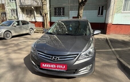 Hyundai Solaris II рестайлинг, 2015 год, 1 350 000 рублей, 30 фотография