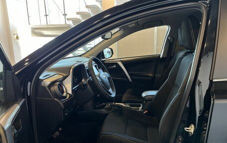 Toyota RAV4, 2017 год, 2 569 000 рублей, 3 фотография