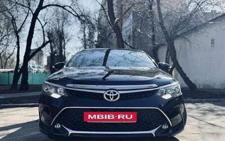 Toyota Camry, 2018 год, 2 370 000 рублей, 3 фотография