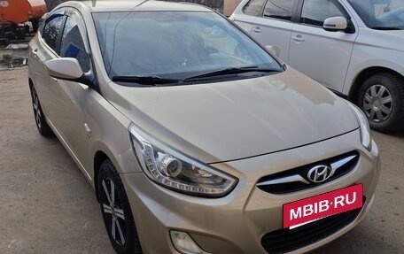 Hyundai Solaris II рестайлинг, 2013 год, 780 000 рублей, 2 фотография