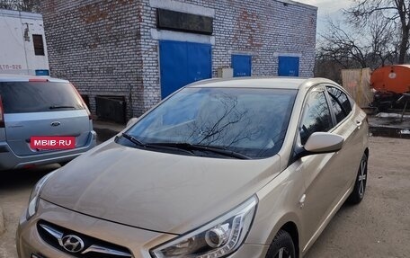 Hyundai Solaris II рестайлинг, 2013 год, 780 000 рублей, 3 фотография