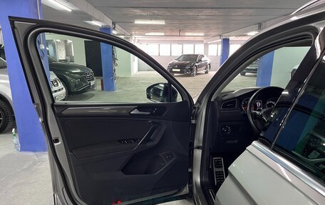 Volkswagen Tiguan II, 2019 год, 2 495 000 рублей, 10 фотография