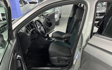 Volkswagen Tiguan II, 2019 год, 2 495 000 рублей, 19 фотография