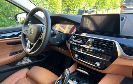 BMW 5 серия, 2019 год, 3 050 000 рублей, 18 фотография