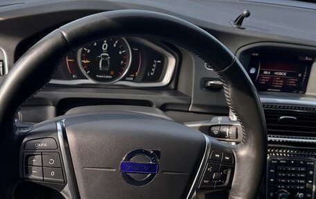 Volvo S60 Cross Country, 2017 год, 2 150 000 рублей, 19 фотография