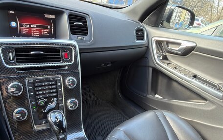 Volvo S60 Cross Country, 2017 год, 2 150 000 рублей, 27 фотография