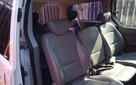 Hyundai Grand Starex Grand Starex I рестайлинг 2, 2014 год, 1 960 000 рублей, 13 фотография