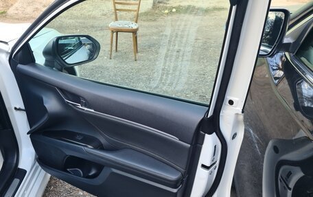 Toyota Camry, 2022 год, 3 750 000 рублей, 7 фотография