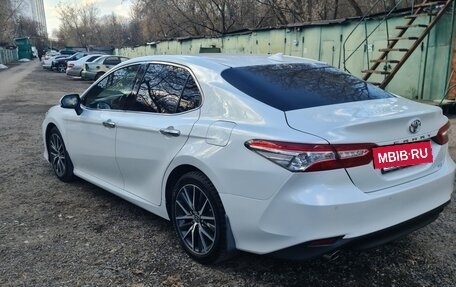 Toyota Camry, 2022 год, 3 750 000 рублей, 4 фотография