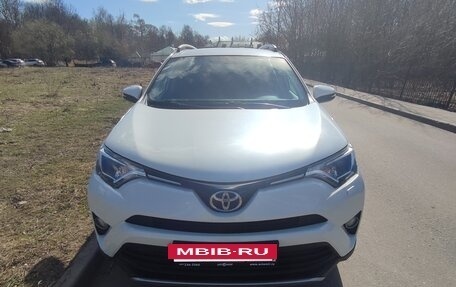 Toyota RAV4, 2017 год, 2 870 000 рублей, 3 фотография