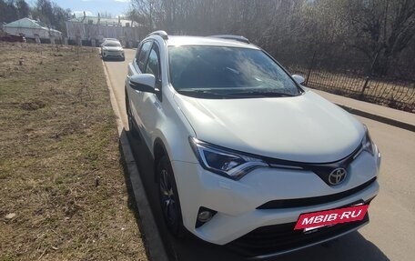 Toyota RAV4, 2017 год, 2 870 000 рублей, 5 фотография