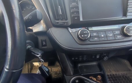 Toyota RAV4, 2017 год, 2 870 000 рублей, 13 фотография