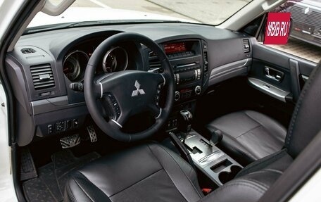 Mitsubishi Pajero IV, 2013 год, 1 895 000 рублей, 13 фотография