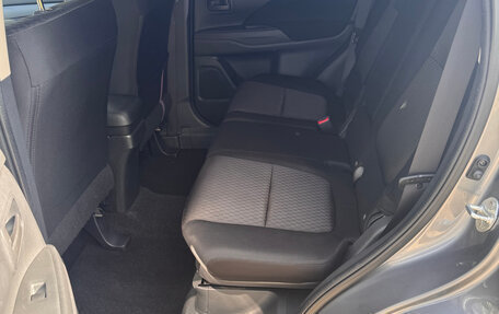 Mitsubishi Outlander III рестайлинг 3, 2013 год, 1 500 000 рублей, 12 фотография