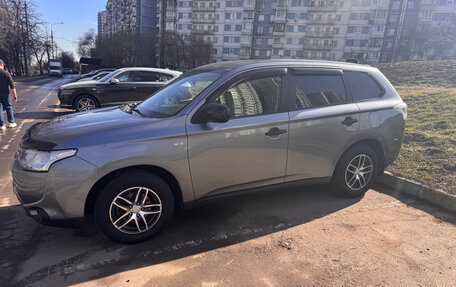 Mitsubishi Outlander III рестайлинг 3, 2013 год, 1 500 000 рублей, 6 фотография