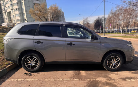 Mitsubishi Outlander III рестайлинг 3, 2013 год, 1 500 000 рублей, 2 фотография