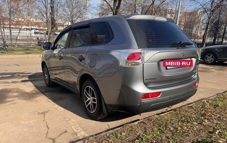 Mitsubishi Outlander III рестайлинг 3, 2013 год, 1 500 000 рублей, 5 фотография