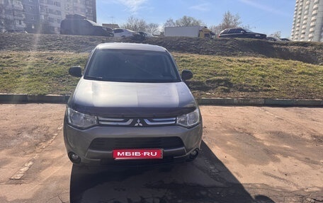 Mitsubishi Outlander III рестайлинг 3, 2013 год, 1 500 000 рублей, 7 фотография