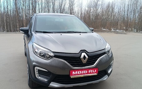Renault Kaptur I рестайлинг, 2019 год, 1 900 000 рублей, 1 фотография