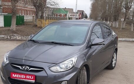 Hyundai Solaris II рестайлинг, 2012 год, 750 000 рублей, 1 фотография