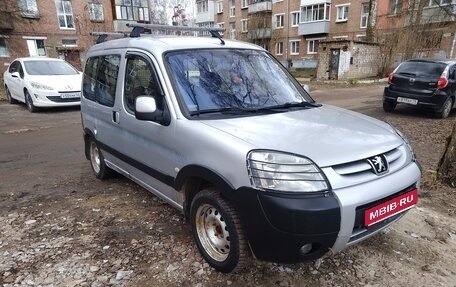 Peugeot Partner II рестайлинг 2, 2004 год, 290 000 рублей, 1 фотография