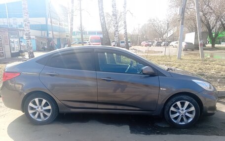 Hyundai Solaris II рестайлинг, 2013 год, 850 000 рублей, 5 фотография