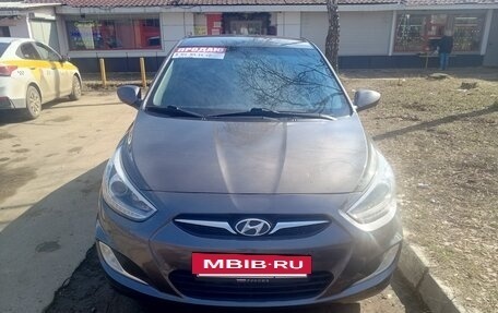 Hyundai Solaris II рестайлинг, 2013 год, 850 000 рублей, 2 фотография