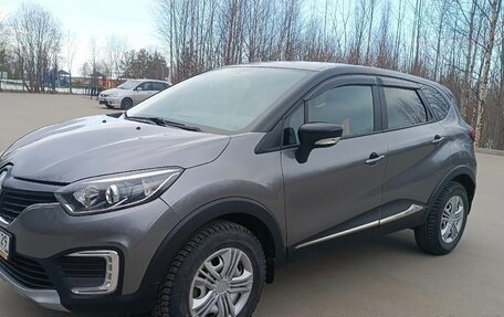 Renault Kaptur I рестайлинг, 2019 год, 1 900 000 рублей, 6 фотография