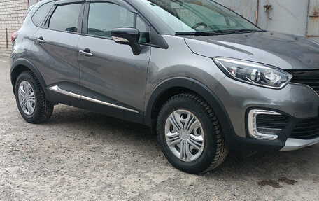 Renault Kaptur I рестайлинг, 2019 год, 1 900 000 рублей, 11 фотография