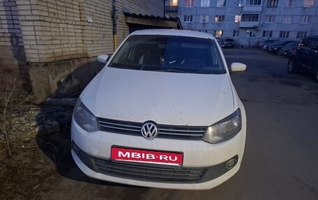 Volkswagen Polo VI (EU Market), 2011 год, 370 000 рублей, 2 фотография