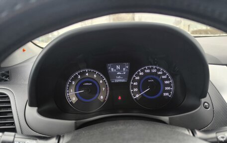 Hyundai Solaris II рестайлинг, 2012 год, 810 000 рублей, 10 фотография