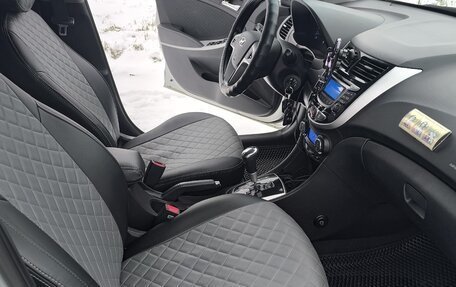 Hyundai Solaris II рестайлинг, 2012 год, 810 000 рублей, 12 фотография