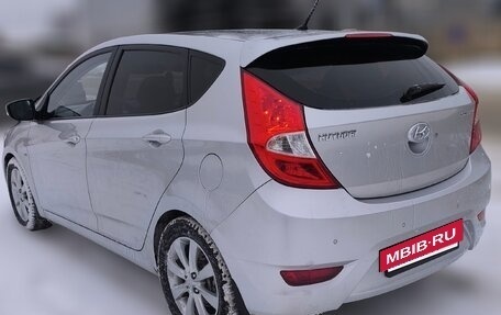 Hyundai Solaris II рестайлинг, 2012 год, 810 000 рублей, 5 фотография