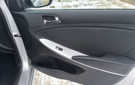 Hyundai Solaris II рестайлинг, 2012 год, 810 000 рублей, 13 фотография