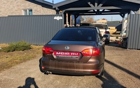 Volkswagen Jetta VI, 2014 год, 970 000 рублей, 4 фотография