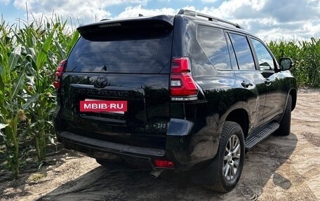 Toyota Land Cruiser Prado 150 рестайлинг 2, 2018 год, 4 300 000 рублей, 2 фотография