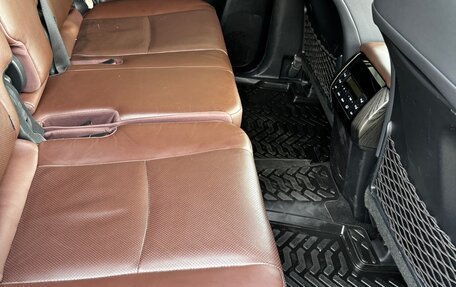 Toyota Land Cruiser Prado 150 рестайлинг 2, 2018 год, 4 300 000 рублей, 3 фотография