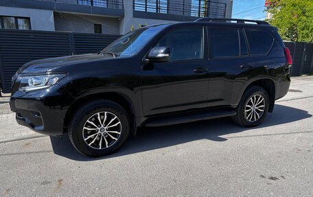 Toyota Land Cruiser Prado 150 рестайлинг 2, 2018 год, 4 300 000 рублей, 7 фотография