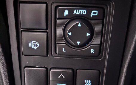 Toyota Land Cruiser Prado 150 рестайлинг 2, 2018 год, 4 300 000 рублей, 13 фотография