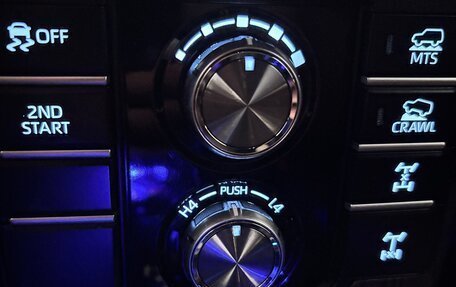 Toyota Land Cruiser Prado 150 рестайлинг 2, 2018 год, 4 300 000 рублей, 14 фотография