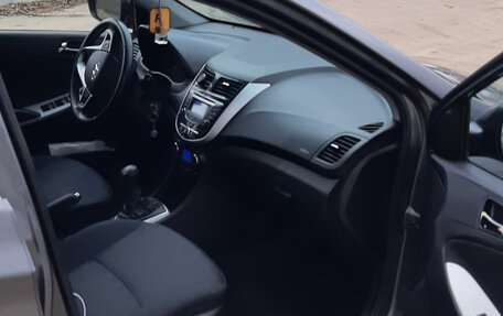 Hyundai Solaris II рестайлинг, 2012 год, 750 000 рублей, 7 фотография